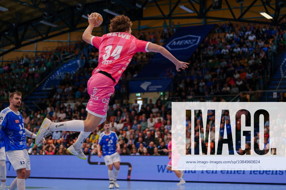 2nd Handball Bundesliga, Matchday 9: Dessau Roßlauer HV 06 vs. SC DHfK Leipzig, Anton Voß (SC DHfK Leipzig), 34 taking a shot on October 24, 2026, at the Anhalt Arena, Dessau-Roßlau, Saxony-Anhalt, Dessau-Roßlau, Anhalt Arena, Saxony-Anhalt, Germany