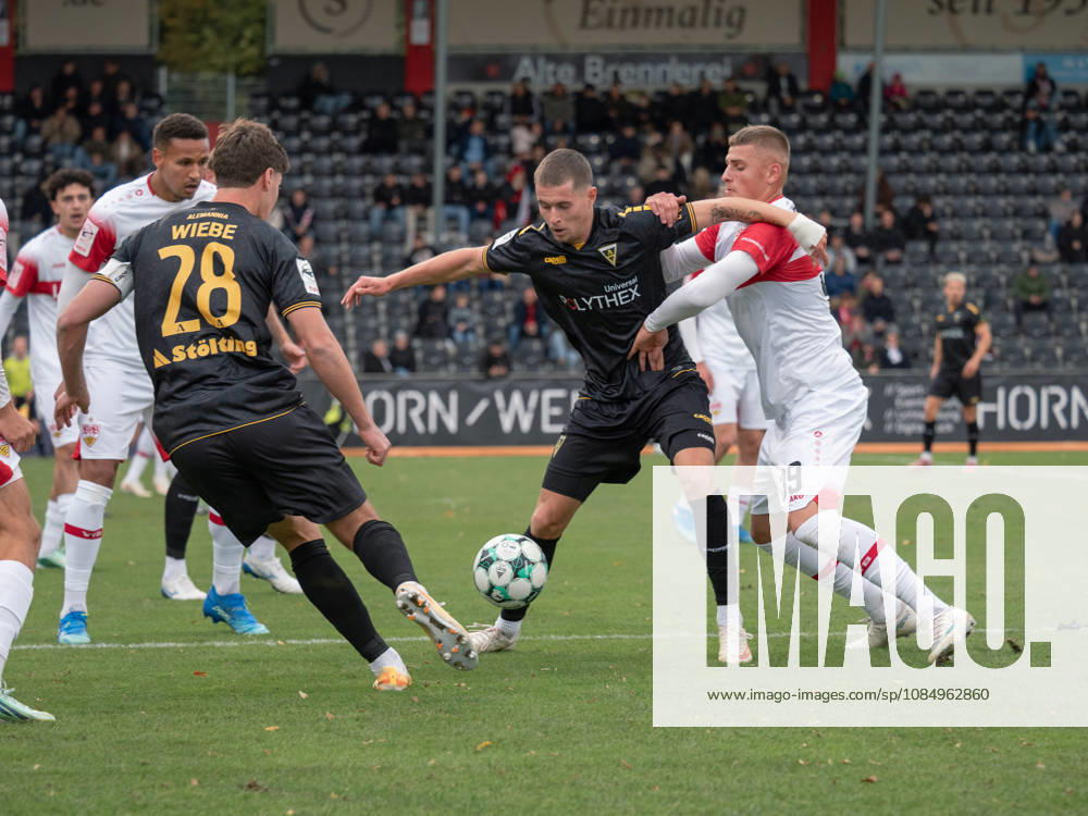 Tackle: Georg Ermolaev (TSV Alemannia Aachen, 20) vs. Enis Redzepi (VfB Stuttgart II, 39), running duel, sprint duel, ball possession, GER, soccer, VfB Stuttgart II vs. Alemannia Aachen, 3rd Division, Matchday 11, Aspach, 2026–2027 season, October 24, 2026, GER, soccer, VfB Stuttgart II vs. Alemannia Aachen, 3rd Division, Matchday 11, Aspach, 2026–2027 season, October 24, 2026, Aspach