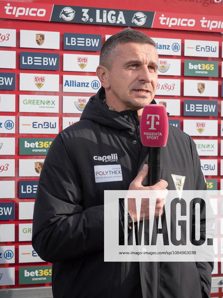 Pre-game interview: Coach Mersad Selimbegovic of TSV Alemannia Aachen at the microphone; statement; sponsor board; post-game report; gestures; GER; soccer; VfB Stuttgart II vs. Alemannia Aachen, 3rd Division, Matchday 11, Aspach, 2026–2027 season, October 24, 2026 GER, soccer, VfB Stuttgart II vs. Alemannia Aachen, 3rd Division, Matchday 11, Aspach, 2026–2027 season, October 24, 2026 Aspach