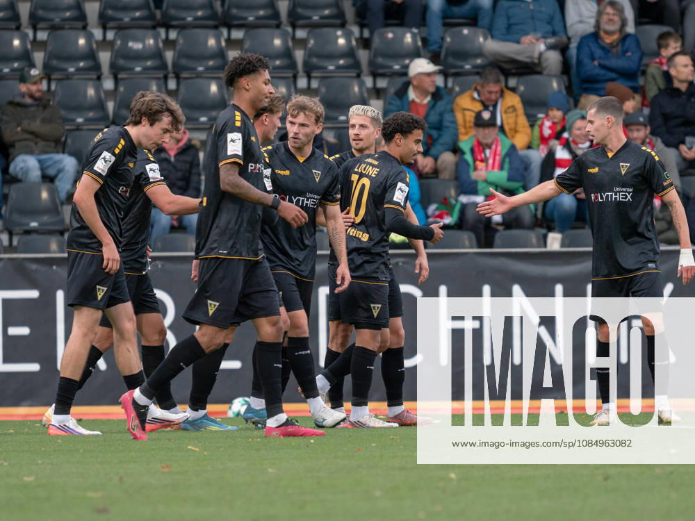 Goal to make it 0–1 by Joel da Silva Kiala, TSV Alemannia Aachen, 37th minute: Goal celebration, team celebration, joy, emotion, team cheers, gestures, GER, soccer, VfB Stuttgart II vs. Alemannia Aachen, 3rd Division, Matchday 11, Aspach, 2026–2027 season, October 24, 2026 GER, soccer, VfB Stuttgart II vs. Alemannia Aachen, 3rd Division, Matchday 11, Aspach, 2026–2027 season, October 24, 2026 Aspach