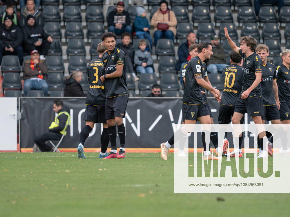 Goal to make it 0–1 by Joel da Silva Kiala, TSV Alemannia Aachen, 37th minute, second from the left; goal celebration, team celebration, joy, emotion, team cheers, gestures, GER, soccer, VfB Stuttgart II vs. Alemannia Aachen, 3rd Division, Matchday 11, Aspach, 2026–2027 season, October 24, 2026 GER, soccer, VfB Stuttgart II vs. Alemannia Aachen, 3rd Division, Matchday 11, Aspach, 2026–2027 season, October 24, 2026 Aspach