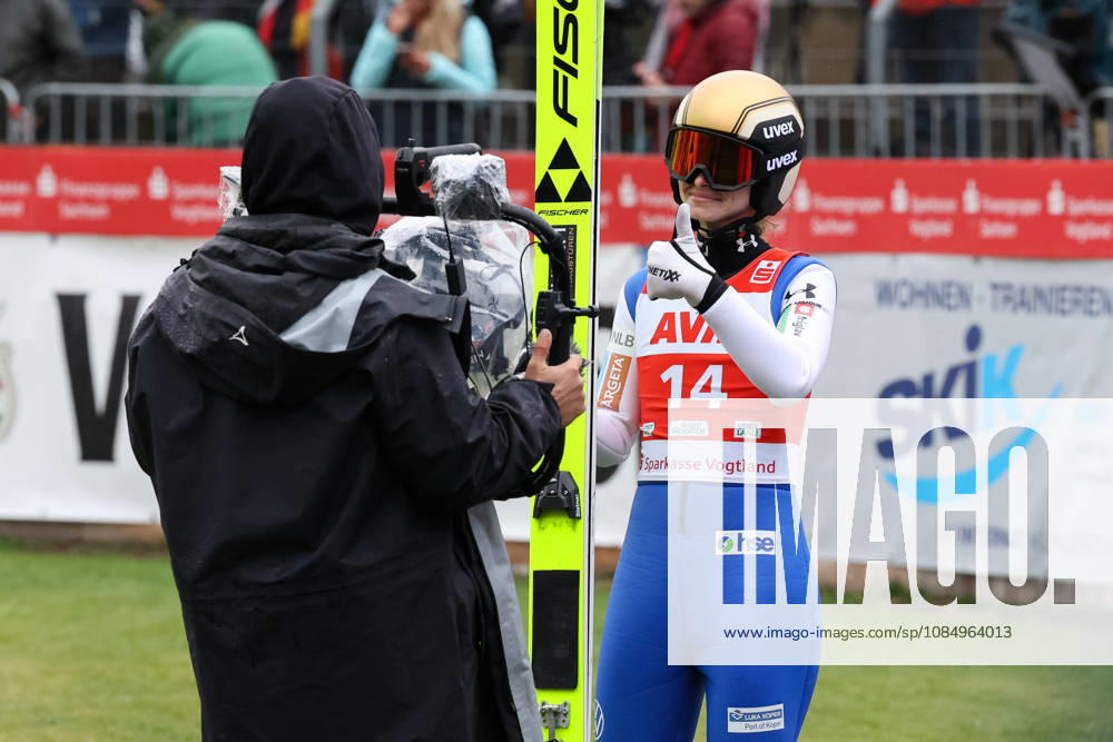 Ski Jumping, Women s, FIS Summer Grand Prix, 2026 Season, Individual Final: Thumbs up from Nika Vodan (SLO) at the Klingenthal Vogtland Arena in Saxony, Germany