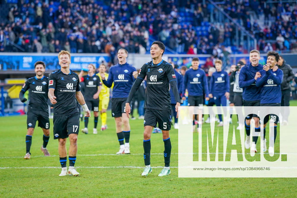 Germany Soccer Bundesliga 2026–2027, Matchday 7: SC Paderborn vs. Hamburger SV at Home Deluxe Arena, Paderborn—Joy, Excitement, Jubilation after the 1–0 victory by Rayan Philippe (Paderborn 9), Laurin Curda (Paderborn 17), Santiago Castaneda (Paderborn 5), Laurin Ulrich (Paderborn 28), and Tom Baack (Paderborn 6)