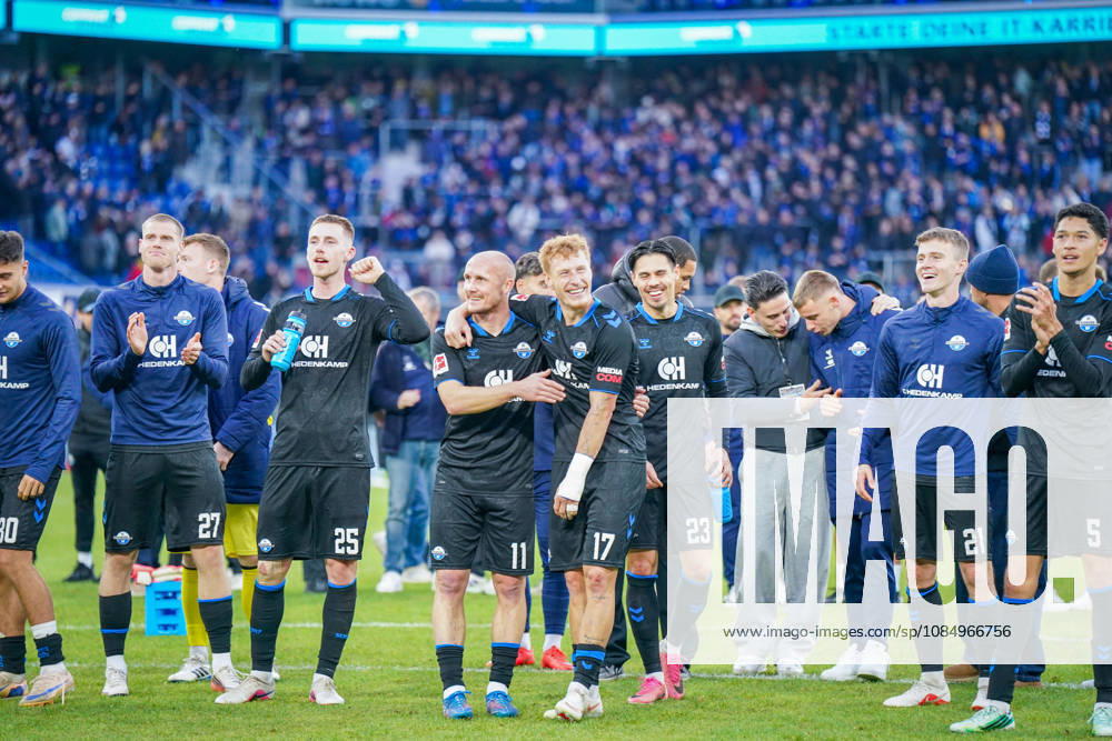 German Soccer Bundesliga 2026–2027, Matchday 7: SC Paderborn vs. Hamburger SV at Home Deluxe Arena, Paderborn—Joy, excitement, and celebration after the home victory; Sven Michel (Paderborn 11) and Laurin Curda (Paderborn 17), arm in arm
