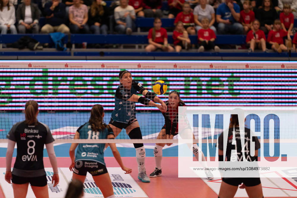 Pictured: Mackenzie Foley 23 receiving the ball, Dresdner SC, April 10, 2026, Dresdner SC Binder Blaubären vs. TSV Flacht, DEKRA 1 Bundesliga Women, Volleyball, Germany, Dresden, Cyberport Arena