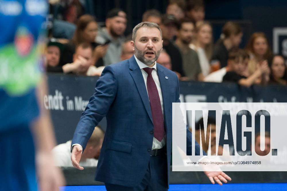 Vladimir Jovanovic MBC, Head Coach, Syntainics MBC vs. Rostock Seawolves, BBL, Men s Basketball 1st Bundesliga, Matchday 6 of the 2026–27 season, October 24, 2026, Weißenfels Stadthalle, Saxony-Anhalt, Germany