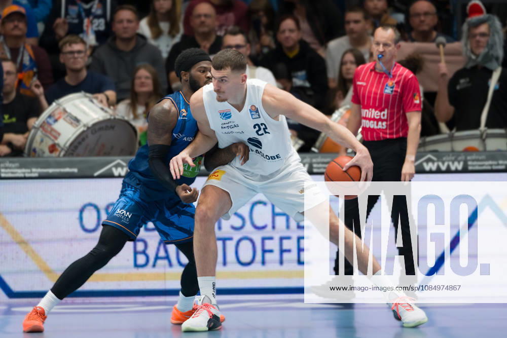 TJ Crockett Jr. Rostock, 0, Borisa Simanic MBC, 22, Syntainics MBC vs. Rostock Seawolves, BBL, Men s Basketball 1st Bundesliga, Matchday 6 of the 2026–27 season, October 24, 2026, Weißenfels Stadthalle, Saxony-Anhalt, Germany
