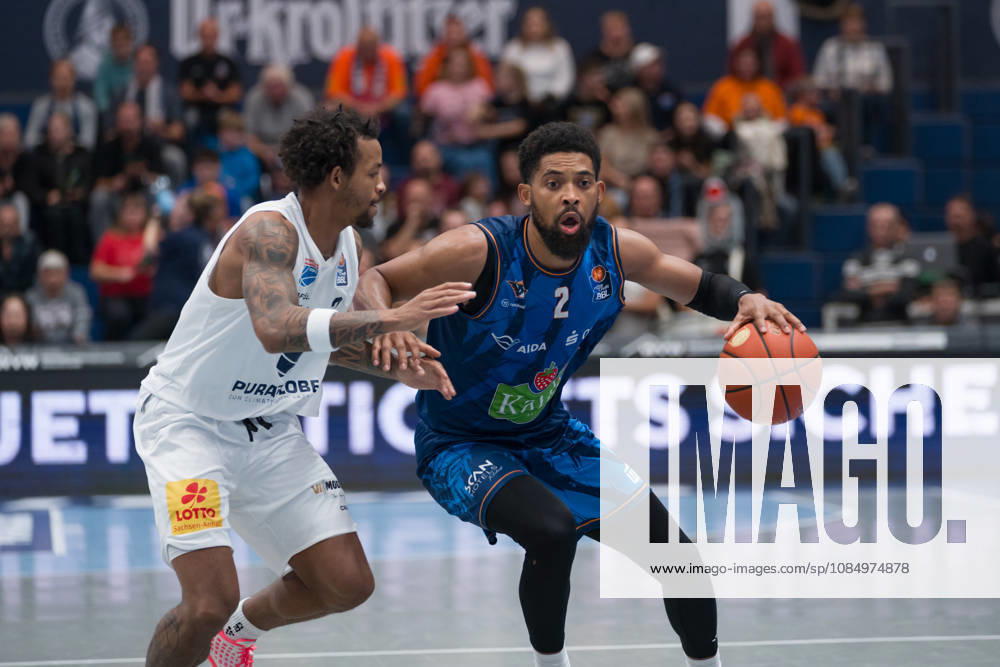 DeLonnie Hunt MBC, 3, Zach Copeland Rostock, 2, Syntainics MBC vs. Rostock Seawolves, BBL, Men s Basketball 1st Bundesliga, Matchday 6 of the 2026–27 season, October 24, 2026, Weißenfels Stadthalle, Saxony-Anhalt, Germany