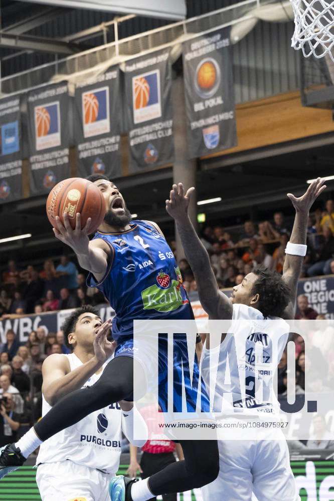 EasyCredit Basketball Bundesliga 2026–2027: Syntainics MBC vs. Rostock Seawolves, Weissenfels, Germany, October 24, 2026. Pictured from left: Kostja Mushidi (Weissenfels), Zach Copeland (Rostock), and DeLonnie Hunt (Weissenfels). Weissenfels Stadthalle, Weissenfels, Saxony-Anhalt, Germany