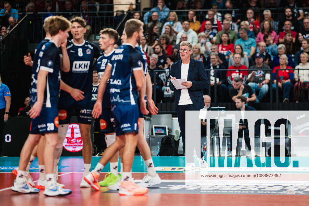 VBL SVG Lüneburg vs. SV Warnemünde, October 24, 2026; Stefan Hübner, Coach, SVG Lüneburg Volleyball, Bundesliga, Matchday 2, SVG Lüneburg vs. SV Warnemünde on October 24, 2026, at the LKH Arena, Lüneburg
