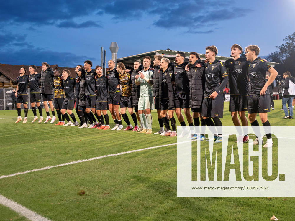 After the game, Alemannia Aachen thanks the spectators for their applause; fans, fan section, fan block, atmosphere, support, applause, gestures, support, GER, soccer, VfB Stuttgart II vs. Alemannia Aachen, 3rd Division, Matchday 11, Aspach, 2026–2027 season, October 24, 2026 GER, soccer, VfB Stuttgart II vs. Alemannia Aachen, 3rd Division, Matchday 11, Aspach, 2026–2027 season, October 24, 2026 Aspach