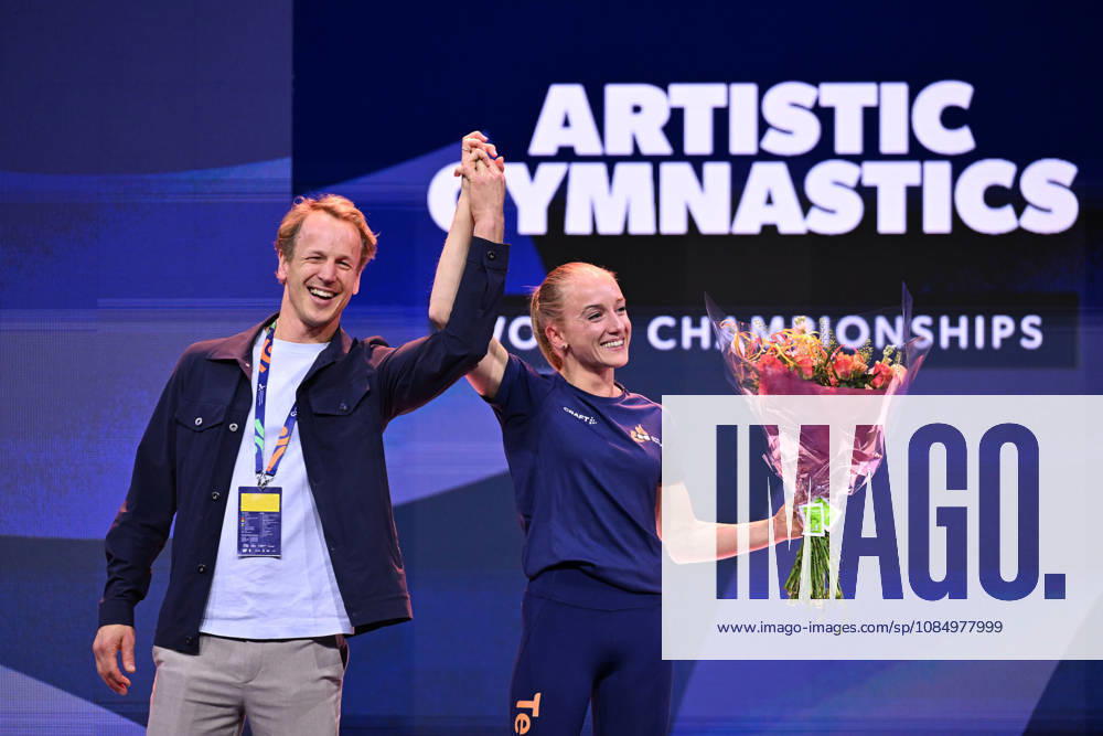 IPA90122523 - EPKE and VEWERS celebrate together during the 54th Artistic Gymnastics World Championships in Rotterdam, Netherlands, on October 24, 2026