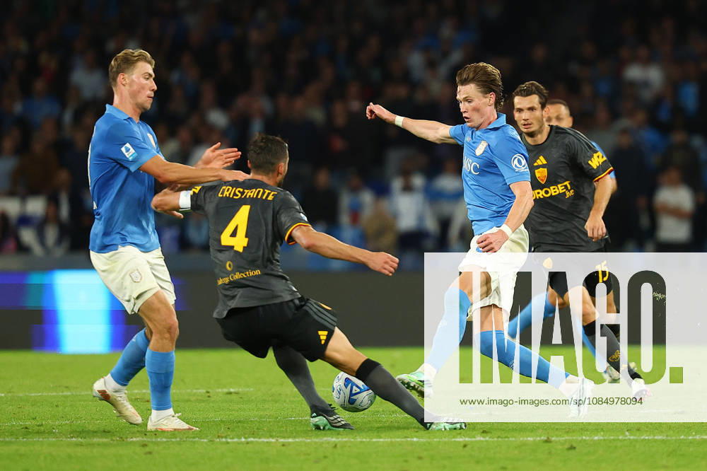 Napoli s Scott McTominay during the Serie A soccer match between Napoli and Roma at the Diego Armando Maradona Stadium in Naples, southern italy - Saturday , October 24, 2026. - Soccer .