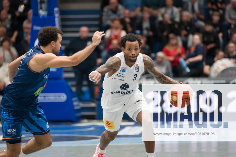 Elias Baggette Rostock, 4, DeLonnie Hunt MBC, 3, Syntainics MBC vs. Rostock Seawolves, BBL, Men s Basketball 1st Bundesliga, Matchday 6 of the 2026–27 season, October 24, 2026, Weißenfels Stadthalle, Saxony-Anhalt, Germany