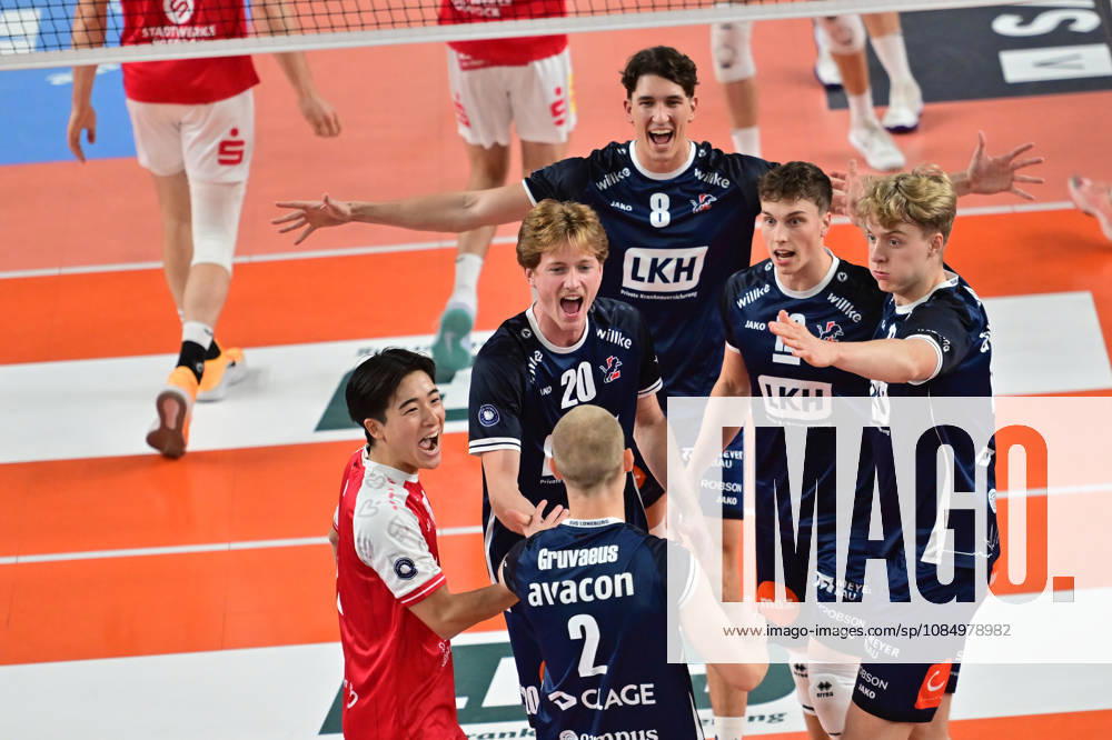 Germany, Volleyball, Men s, 1st Division, Matchday 2, 2026–2027 Season, Lüneburg, SVG Lüneburg vs. SV Warnemünde; the Lüneburg team celebrates; Lüneburg LKH Arena, Lower Saxony, Germany