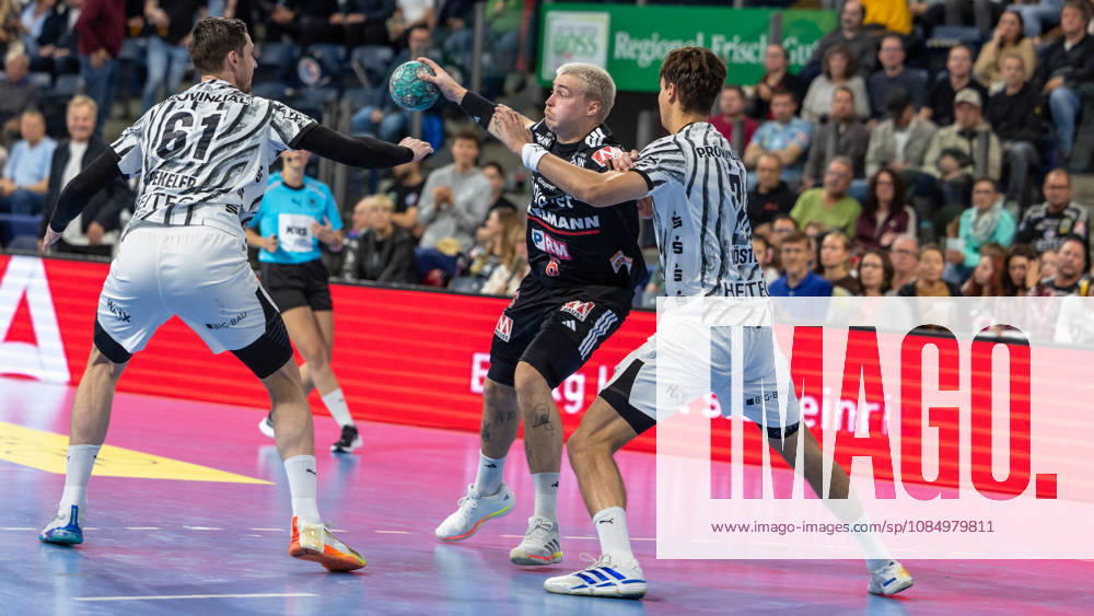 Head-to-head between Marek Nissen of HC Erlangen, 06, and Julian Koester of THW Kiel, 07 Hendrik Pekeler (THW Kiel, 61 GER), HC Erlangen vs. THW Kiel, Handball, Opel Handball Bundesliga, Matchday 10, 2026–2027 season, October 24, 2026 (GER), HC Erlangen vs. THW Kiel, Handball, Opel Handball Bundesliga, Matchday 10, 2026–2027 season, October 24, 2026, Nuremberg