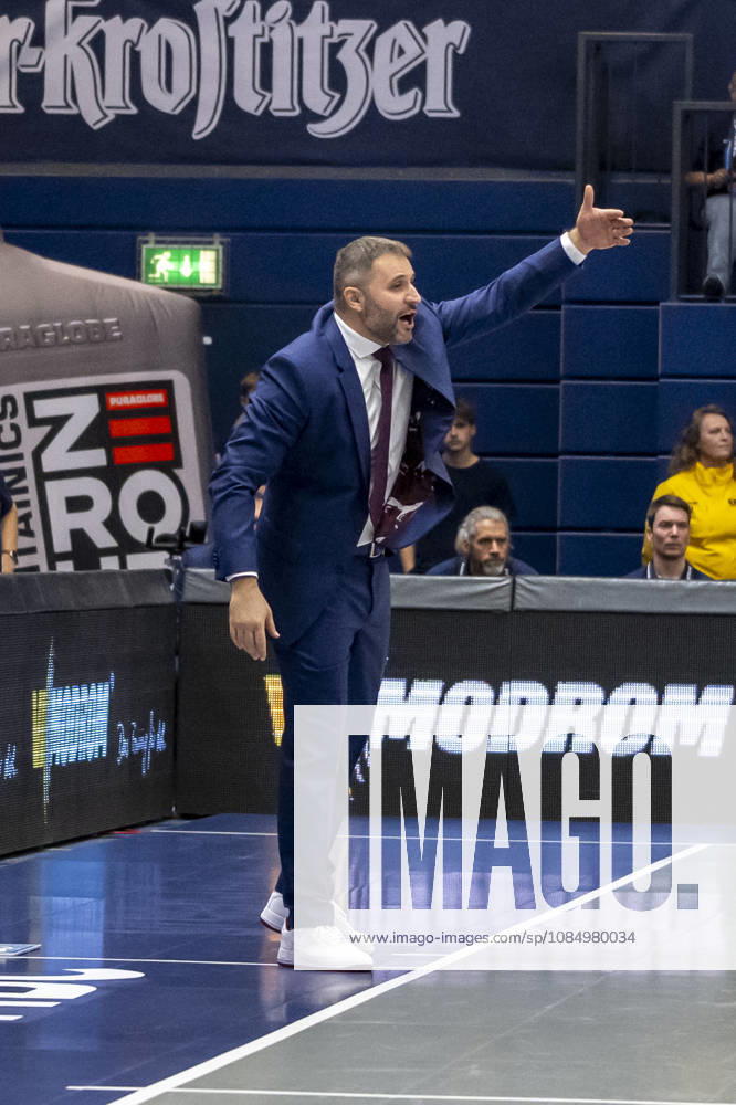 EasyCredit Basketball Bundesliga 2026–2027: Syntainics MBC vs. Rostock Seawolves, Weissenfels, Germany, October 24, 2026. Pictured: Head Coach Vladimir Jovanovic, Weissenfels, Weissenfels City Hall, Weissenfels, Saxony-Anhalt, Germany