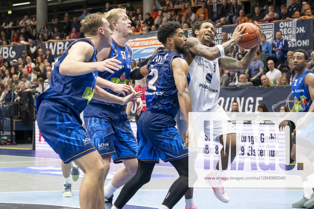 EasyCredit Basketball Bundesliga 2026–2027: Syntainics MBC vs. Rostock Seawolves, Weissenfels, Germany, October 24, 2026. Pictured from left: Artur Konontsuk (Rostock), Bent Leuchten (Rostock), Zach Copeland (Rostock), and DeLonnie Hunt (Weissenfels). Weissenfels Stadthalle, Weissenfels, Saxony-Anhalt, Germany