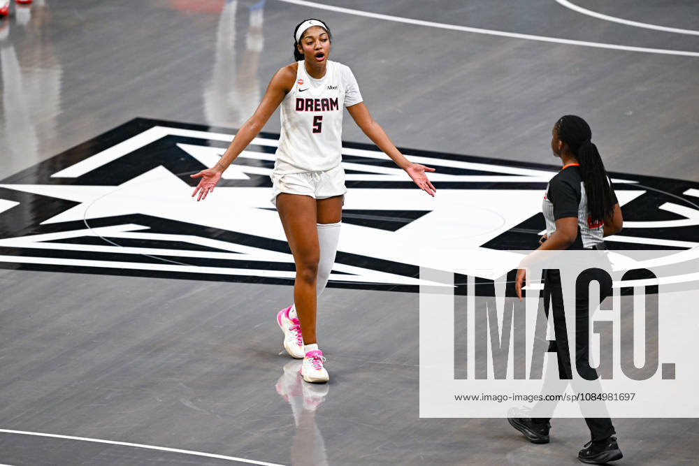 ATLANTA, GA - OCTOBER 24: Atlanta forward Angel Reese (5) reacts during Game Four of the WNBA, Basketball Damen, USA finals between the Golden State Valkyries and the Atlanta Dream on October 24th, 2026 at State Farm Arena in Atlanta, GA. (Photo by Rich von Biberstein Icon Sportswire) WNBA: OCT 24 Finals Golden State Valkyries at Atlanta Dream Icon261024012