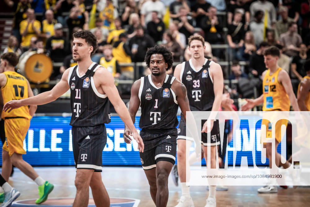 John Michael Wright, Telekom Baskets Bonn, 01, Center; the team is visibly dissatisfied with the first half. GER, MHP Riesen Ludwigsburg vs. Telekom Baskets Bonn, Basketball Bundesliga, easycredit BBL, Matchday 6, 2026–2027 season, October 24, 2026 GER, MHP Riesen Ludwigsburg vs. Telekom Baskets Bonn, Basketball Bundesliga, easycredit BBL, Matchday 6, 2026–2027 season, October 24, 2026 Ludwigsburg