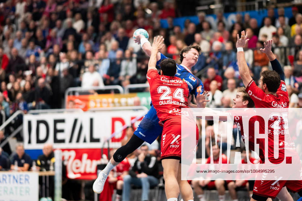 Mex Raguse of HBW Balingen Weilstetten, No. 6, taking a shot, HBW Balingen Weilstetten vs. MT Melsungen (GER), Opel 1 Handball Bundesliga, Championship, Matchday 10, 2026–2027 Season, October 24, 2026, Eibner Press Photo by Andreas Ulmer, HBW Balingen Weilstetten vs. MT Melsungen GER, Opel 1 Handball Bundesliga, Championship, Matchday 10, 2026–2027 Season, October 24, 2026, Balingen