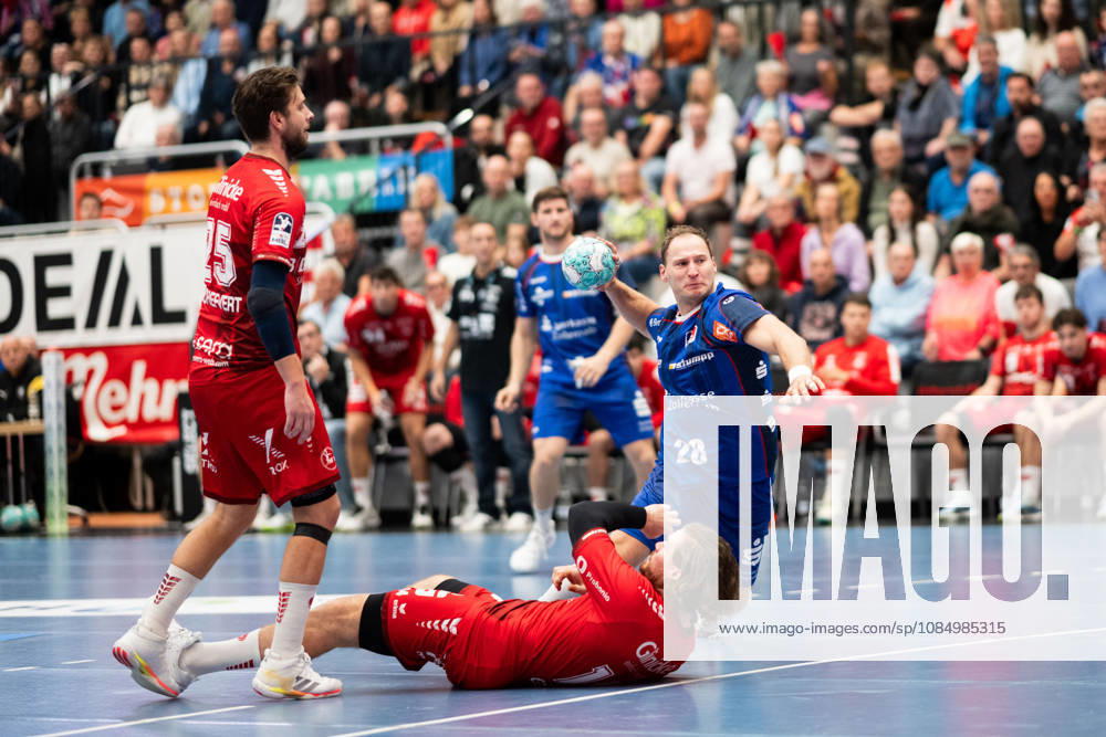 Tobias Heinzelmann, HBW Balingen Weilstetten, 28, on the circle, HBW Balingen Weilstetten vs. MT Melsungen (GER), Opel 1 Handball Bundesliga, Championship, Matchday 10, 2026–2027 season, October 24, 2026, Eibner Press Photo: Andreas Ulmer, HBW Balingen Weilstetten vs. MT Melsungen GER, Opel 1 Handball Bundesliga, Championship, Matchday 10, 2026–2027 season, October 24, 2026, Balingen