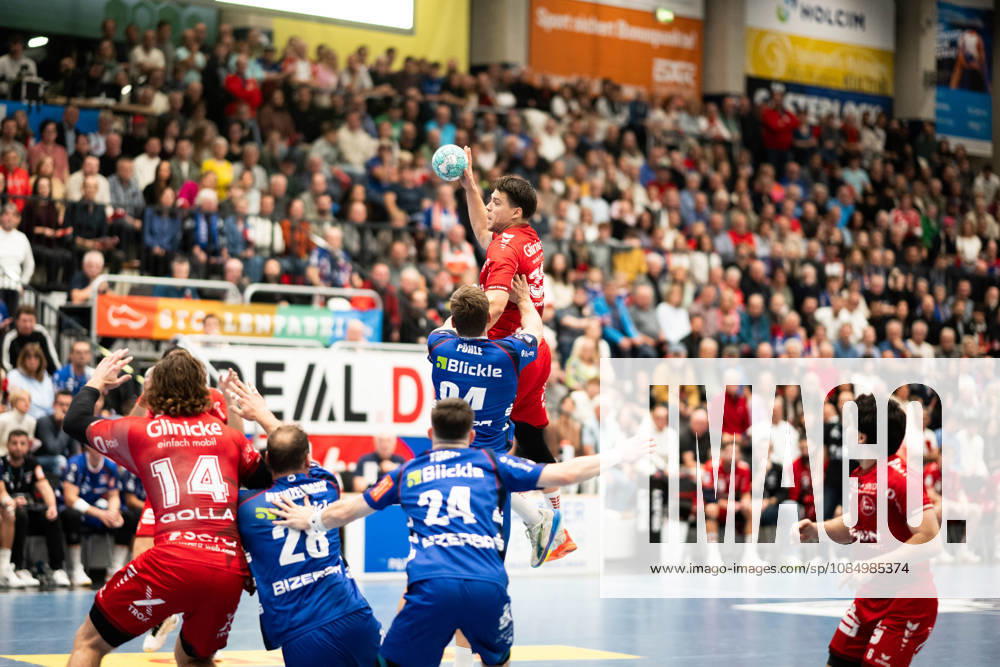 Aaron Mensing, MT Melsungen 33, taking a shot, HBW Balingen Weilstetten vs. MT Melsungen GER, Opel 1 Handball Bundesliga, Championship, Matchday 10, 2026–2027 Season, October 24, 2026, Eibner Press Photo: Andreas Ulmer, HBW Balingen Weilstetten vs. MT Melsungen GER, Opel 1 Handball Bundesliga, Championship, Matchday 10, 2026–2027 Season, October 24, 2026, Balingen