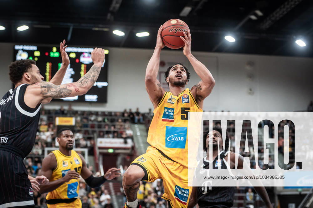 Ishmael Leggett, MHP RIESEN Ludwigsburg, 05, center; left: Alijah Comithier, Telekom Baskets Bonn, 02; right: John Michael Wright, Telekom Baskets Bonn, 01 GER, MHP Riesen Ludwigsburg vs. Telekom Baskets Bonn, Basketball Bundesliga, easycredit BBL, Matchday 6, 2026–2027 season, October 24, 2026 GER, MHP Riesen Ludwigsburg vs. Telekom Baskets Bonn, Basketball Bundesliga, easycredit BBL, Matchday 6, 2026–2027 season, October 24, 2026 Ludwigsburg