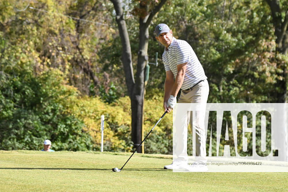 ST. LOUIS , MO - OCTOBER 24: George McNeill of the United States gets ready to tee off on the fifth hole during the second round of the PGA, Golf Herren TOUR Champions Stifel Charity Classic on Saturday October 24th, 2026 at Norwood Hills Country Club in St. Louis, MO (Photo by Rick Ulreich Icon Sportswire) GOLF: OCT 24 PGA TOUR Champions Stifel Charity Classic Icon3889205