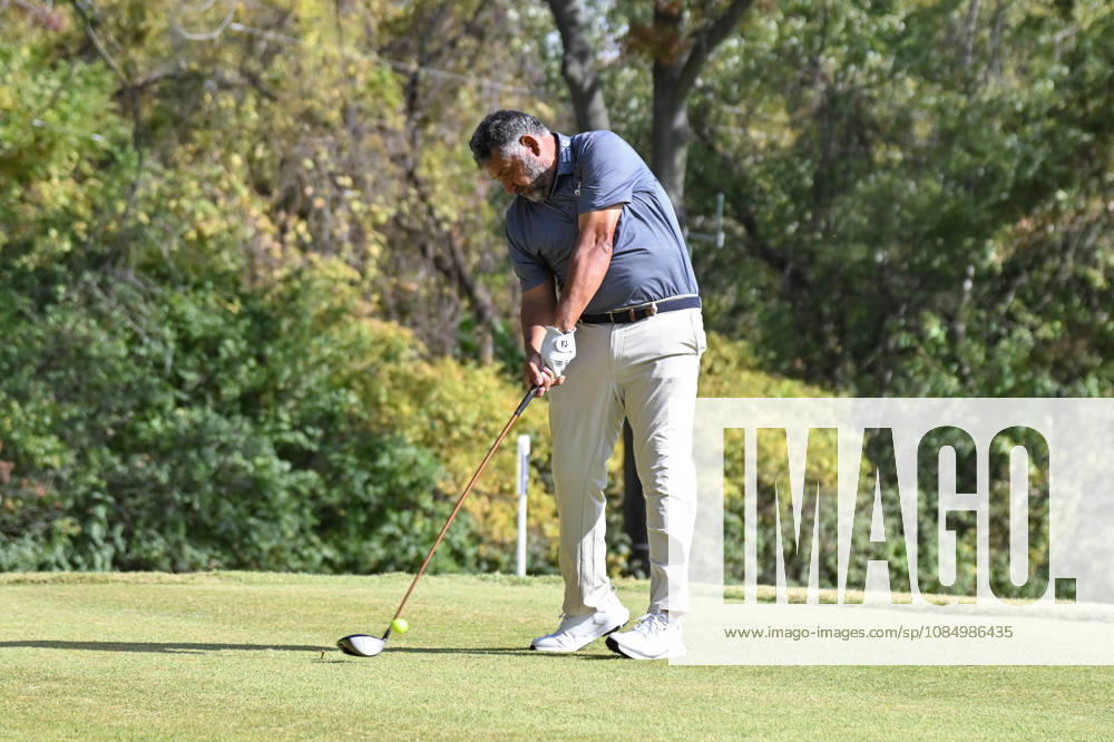 ST. LOUIS , MO - OCTOBER 24: Ricardo Gonzalez of Argentina hits his tee shot on the fifth hole during the second round of the PGA, Golf Herren TOUR Champions Stifel Charity Classic on Saturday October 24th, 2026 at Norwood Hills Country Club in St. Louis, MO (Photo by Rick Ulreich Icon Sportswire) GOLF: OCT 24 PGA TOUR Champions Stifel Charity Classic Icon3983213