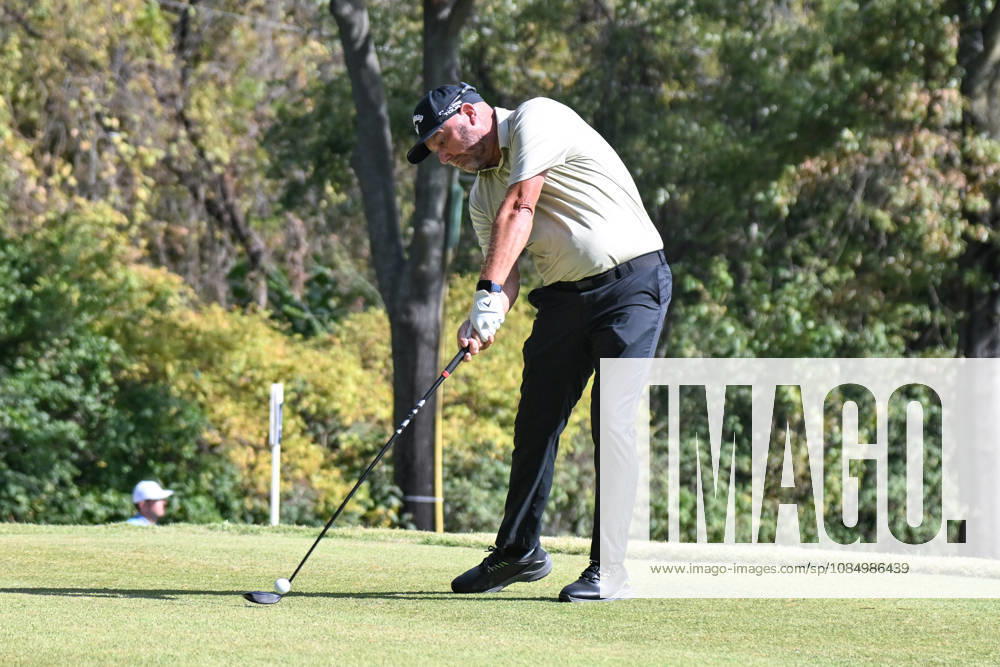 ST. LOUIS , MO - OCTOBER 24: David Bransdon of Australia takes his tee shot on the fifth hole during the second round of the PGA, Golf Herren TOUR Champions Stifel Charity Classic on Saturday October 24th, 2026 at Norwood Hills Country Club in St. Louis, MO (Photo by Rick Ulreich Icon Sportswire) GOLF: OCT 24 PGA TOUR Champions Stifel Charity Classic Icon4016216
