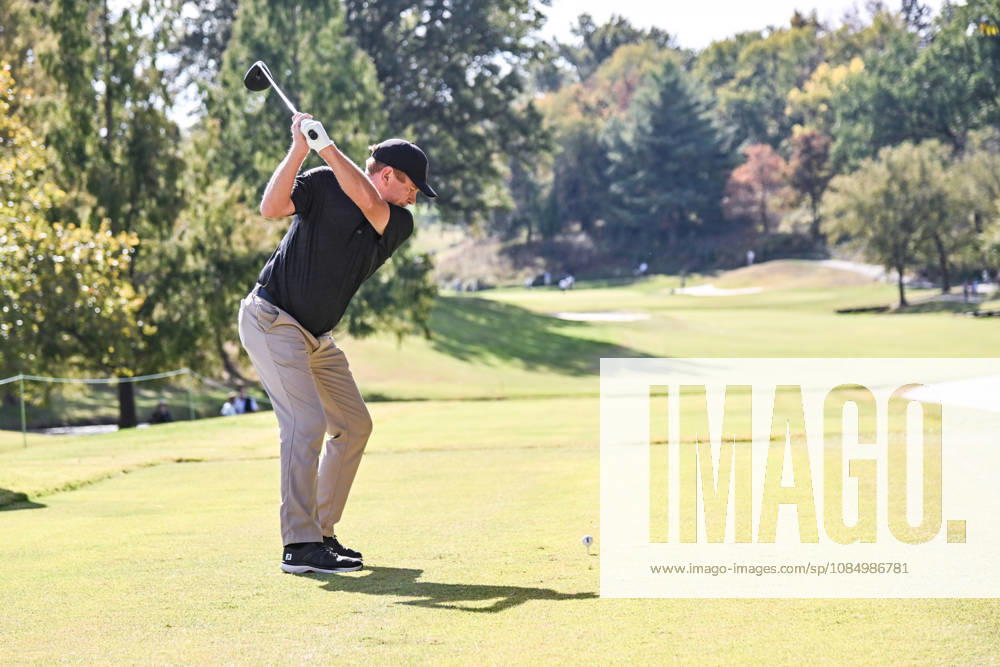 ST. LOUIS , MO - OCTOBER 24: Steve Allan of Australia starts his swing on the fifth tee during the second round of the PGA, Golf Herren TOUR Champions Stifel Charity Classic on Saturday October 24th, 2026 at Norwood Hills Country Club in St. Louis, MO (Photo by Rick Ulreich Icon Sportswire) GOLF: OCT 24 PGA TOUR Champions Stifel Charity Classic Icon4243238
