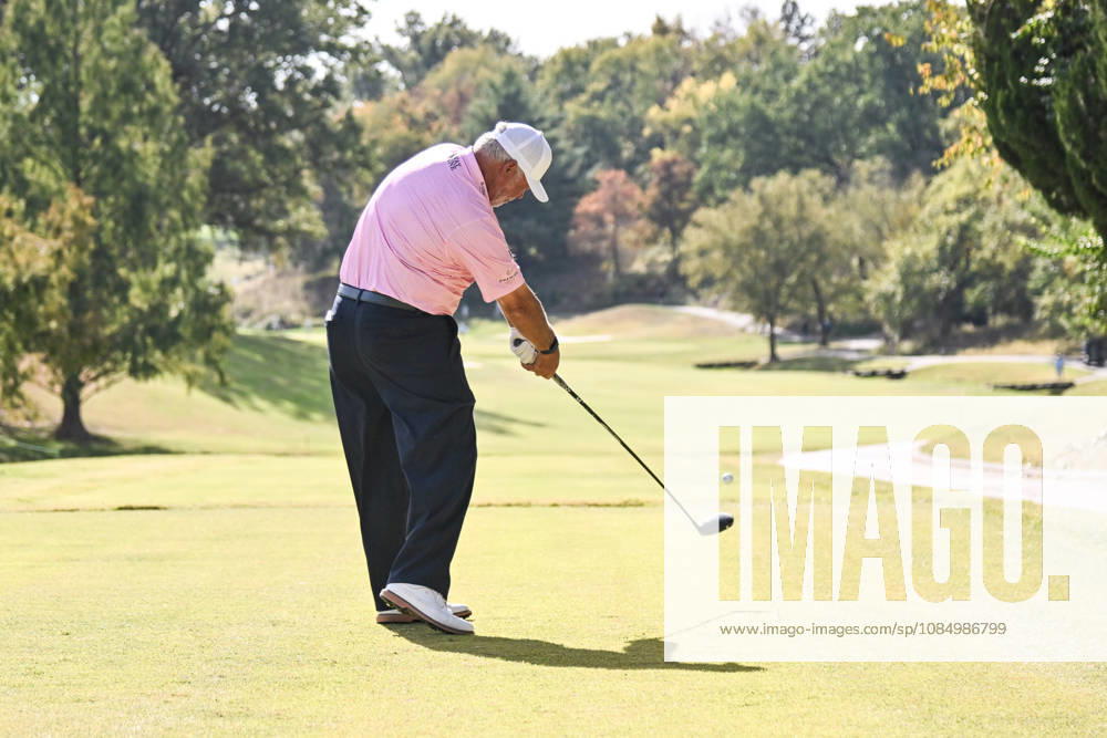 ST. LOUIS , MO - OCTOBER 24: Darren Clarke of the Bahamas takes his tee shot on the fifth hole during the second round of the PGA, Golf Herren TOUR Champions Stifel Charity Classic on Saturday October 24th, 2026 at Norwood Hills Country Club in St. Louis, MO (Photo by Rick Ulreich Icon Sportswire) GOLF: OCT 24 PGA TOUR Champions Stifel Charity Classic Icon4293247