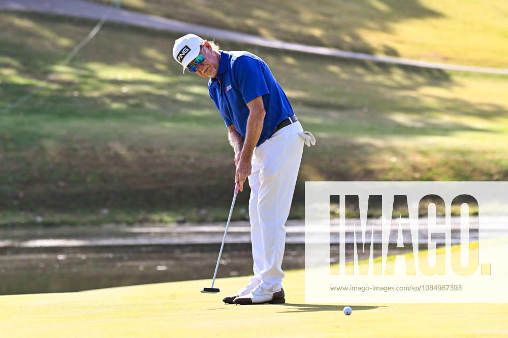 ST. LOUIS , MO - OCTOBER 24: Stephen Ames of Canada watches his putt on the fourth green during the second round of the PGA, Golf Herren TOUR Champions Stifel Charity Classic on Saturday October 24th, 2026 at Norwood Hills Country Club in St. Louis, MO (Photo by Rick Ulreich Icon Sportswire) GOLF: OCT 24 PGA TOUR Champions Stifel Charity Classic Icon5602206