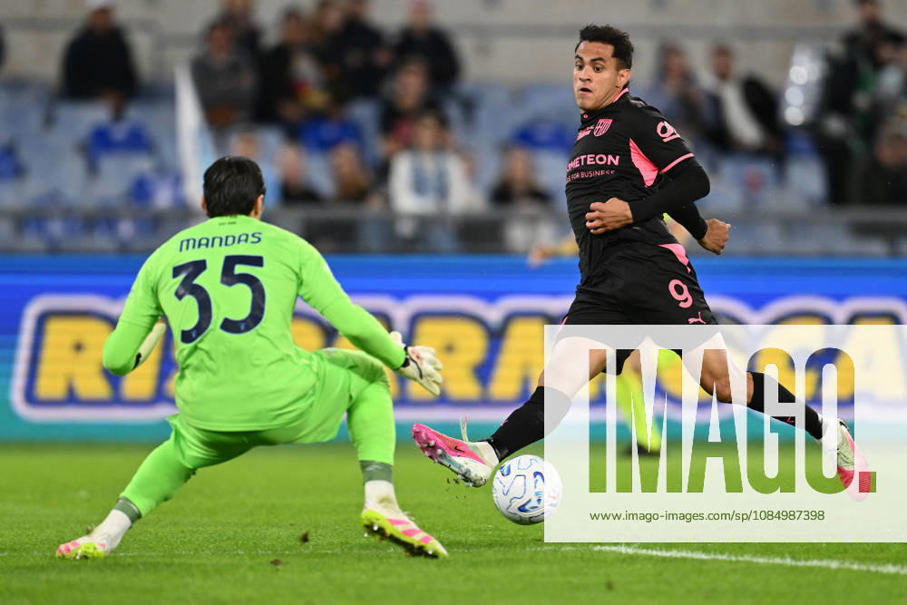 IPA90128626 - Christos Mandas of S.S. Lazio and Jose David Romero of Parma Calcio 1913 are in action during Matchday 8 of the Serie A Championship between S.S. Lazio and Parma Calcio 1913 at the Olympic Stadium on October 24, 2026, in Rome, Italy.
