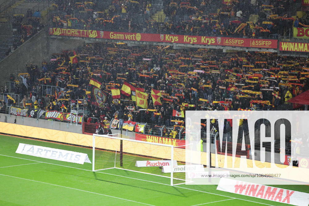 Supporters de Lens lors du match RC Lens vs Paris FC, Ligue 1, stade Bollaert-Delelis, le 24 octobre 2026 - photo Laurent Sanson PsnewZ