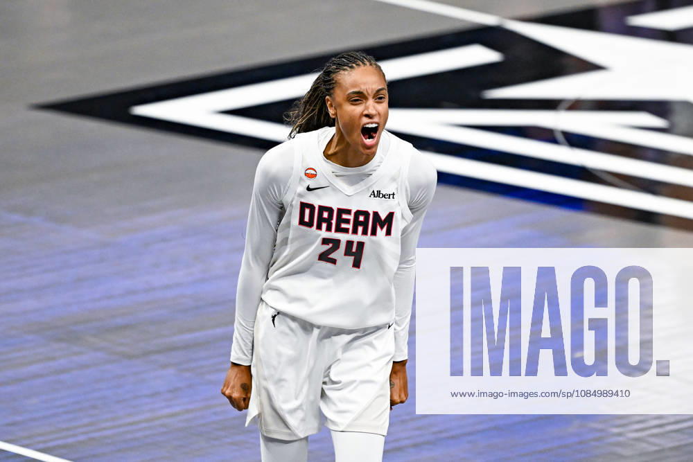 ATLANTA, GA - OCTOBER 24: Atlanta forward DeWanna Bonner (24) reacts during Game Four of the WNBA, Basketball Damen, USA finals between the Golden State Valkyries and the Atlanta Dream on October 24th, 2026 at State Farm Arena in Atlanta, GA. (Photo by Rich von Biberstein Icon Sportswire) WNBA: OCT 24 Finals Golden State Valkyries at Atlanta Dream Icon261024043