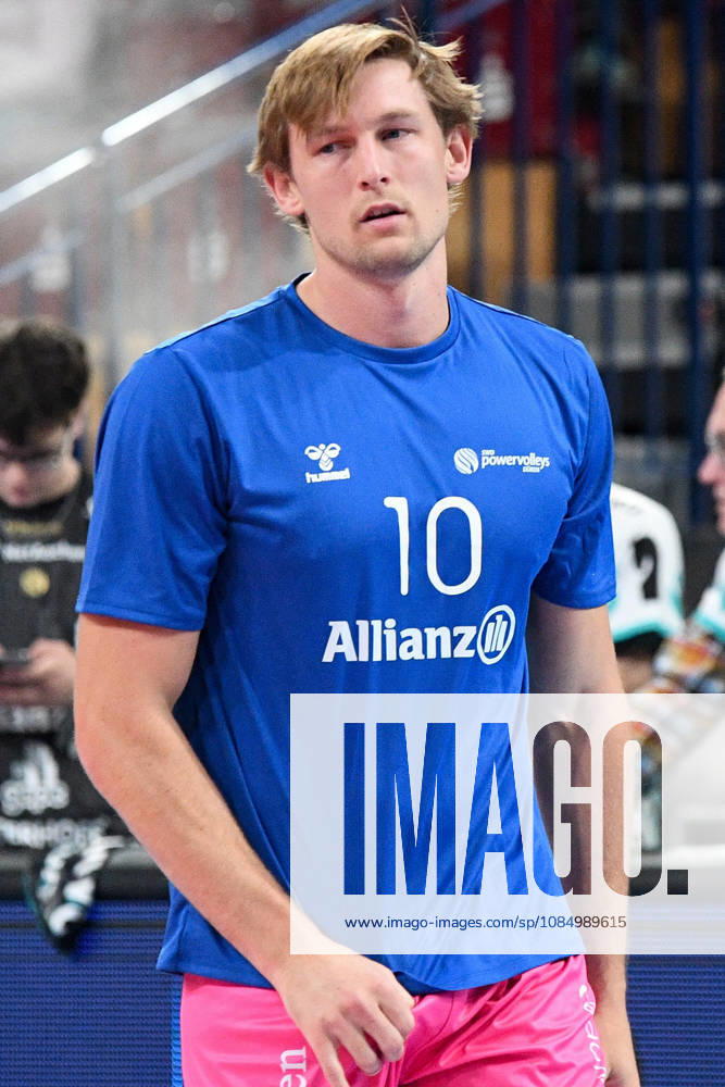 Daniel Joseph Wetter, Powervolleys Düren, No. 10 warming up, single frame, action, October 24, 2026, Düren, Germany, volleyball, Men s Bundesliga 1, regular season, SWD Powervolleys Düren vs. WWK Volleys Munich