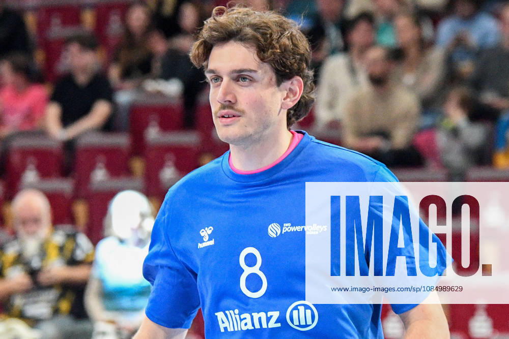 Robin Baghdady, Powervolleys Düren, No. 8 warming up, single frame, action, October 24, 2026, Düren, Germany, volleyball, Men s Bundesliga 1, regular season, SWD Powervolleys Düren vs. WWK Volleys Munich