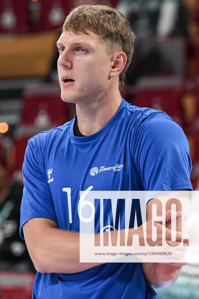 Robert Viiber, Powervolleys Düren, age 16, warming up, single frame, action, October 24, 2026, Düren, Germany, volleyball, Men s Bundesliga 1, regular season, SWD Powervolleys Düren vs. WWK Volleys Munich