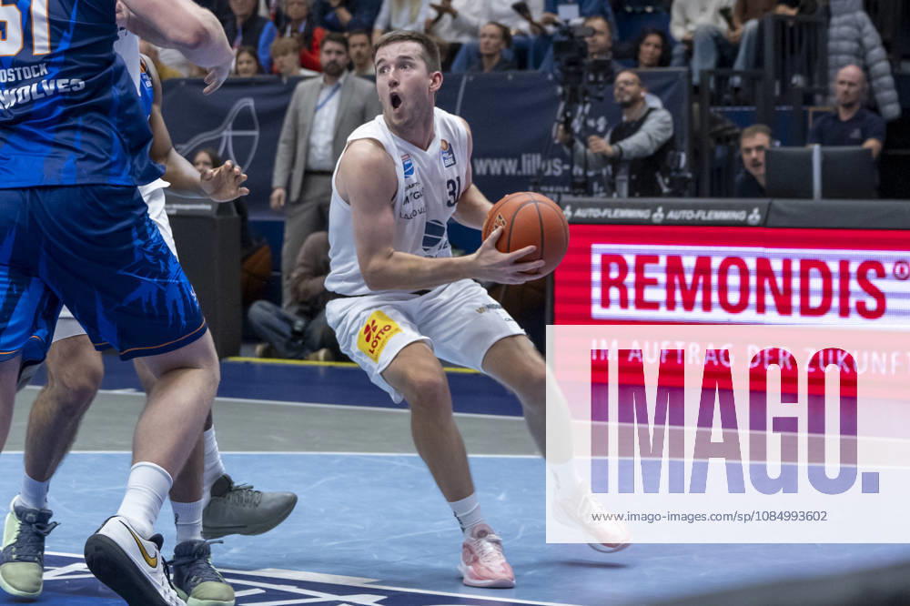 EasyCredit Basketball Bundesliga 2026–2027: Syntainics MBC vs. Rostock Seawolves, Weissenfels, Germany, October 24, 2026. Pictured: Spencer Reaves, Weissenfels, Weissenfels Stadthalle, Weissenfels, Saxony-Anhalt, Germany