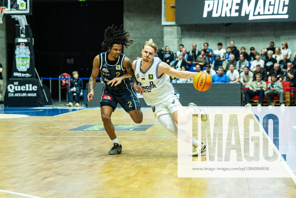 Lucas Mayer (Hakro Merlins Crailsheim, 08) defeats Corey McKeithan (Eisbaeren Bremerhaven, 02), GER, Hakro Merlins Crailsheim vs. Eisbaeren Bremerhaven, Basketball, 2nd Basketball Bundesliga ProA, Men s, Matchday 6, 2026–2027 season, October 24, 2026, GER, Hakro Merlins Crailsheim vs. Eisbären Bremerhaven, Basketball, 2nd Basketball Bundesliga ProA, Men’s, Matchday 6, 2026–2027 Season, October 24, 2026, Ilshofen