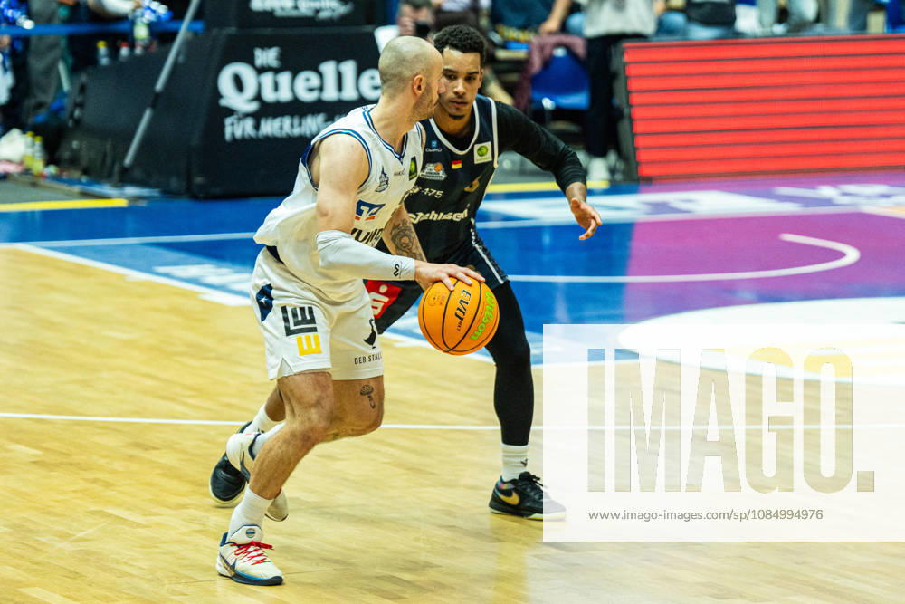 Simon Krajcovic (Hakro Merlins Crailsheim), 55, goes head-to-head with Garai Zeeb (Eisbaeren Bremerhaven), 03 GER, Hakro Merlins Crailsheim vs. Eisbaeren Bremerhaven, Basketball, 2 Basketball Bundesliga ProA, Men s, Matchday 6, 2026–2027 season, October 24, 2026 GER, Hakro Merlins Crailsheim vs. Eisbären Bremerhaven, Basketball, 2nd Basketball Bundesliga ProA, Men’s, Matchday 6, 2026–2027 season, October 24, 2026, Ilshofen