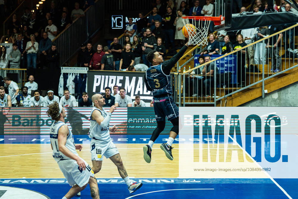 Garai Zeeb of Eisbaeren Bremerhaven, No. 3, breaks through a defense of several Hakro Merlins Crailsheim players, GER, Hakro Merlins Crailsheim vs. Eisbaeren Bremerhaven, Basketball, 2nd Basketball Bundesliga ProA, Men s, Matchday 6, 2026–2027 season, October 24, 2026, GER, Hakro Merlins Crailsheim vs. Eisbären Bremerhaven, Basketball, 2nd Basketball Bundesliga ProA, Men’s, Matchday 6, 2026–2027 season, October 24, 2026, Ilshofen