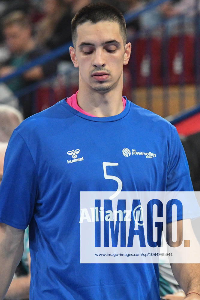 Preslav Petkov, Powervolleys Düren, No. 5, focused during warm-ups, single frame, action, October 24, 2026, Düren, Germany, volleyball, Men s Bundesliga 1, regular season, SWD Powervolleys Düren vs. WWK Volleys Munich