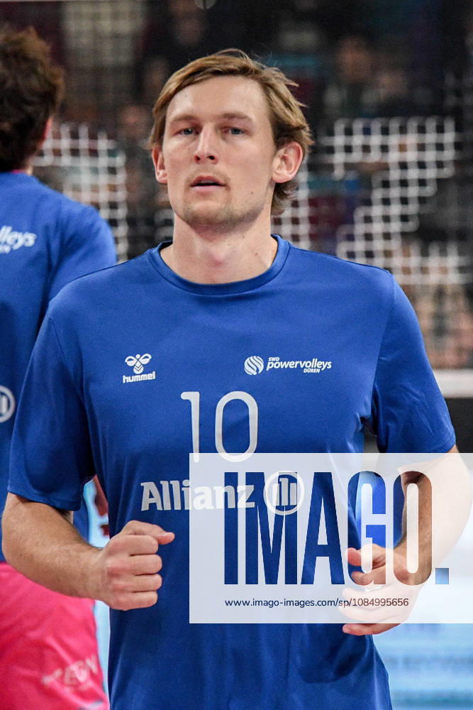 Daniel Joseph Wetter, Powervolleys Düren, No. 10 warming up, single frame, action, October 24, 2026, Düren, Germany, volleyball, Men s Bundesliga 1, regular season, SWD Powervolleys Düren vs. WWK Volleys Munich