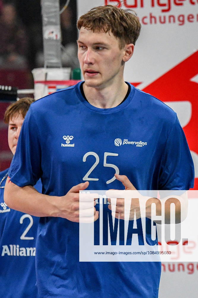 Andres Jefanov, Powervolleys Düren, age 25, warming up, single frame, action, October 24, 2026, Düren, Germany, volleyball, Men s Bundesliga 1, regular season, SWD Powervolleys Düren vs. WWK Volleys Munich