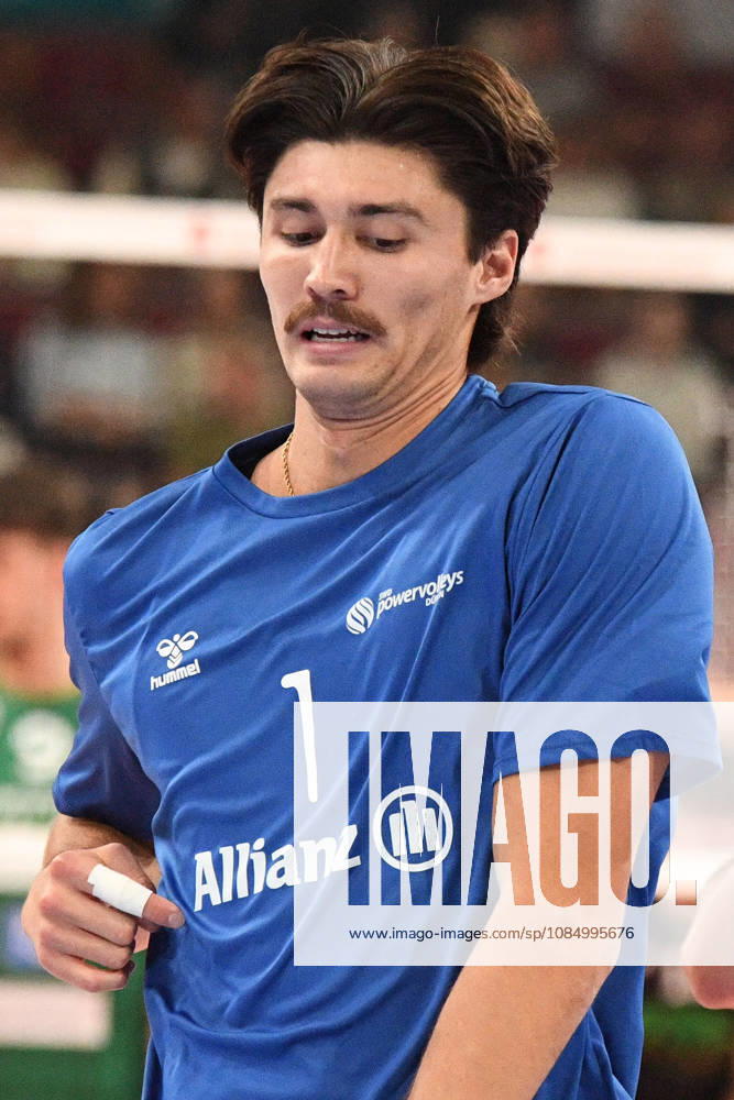 Kyle Paulson, Powervolleys Düren, 1, warming up, still image, action, October 24, 2026, Düren, Germany, volleyball, Men s 1st Bundesliga, regular season, SWD Powervolleys Düren vs. WWK Volleys Munich