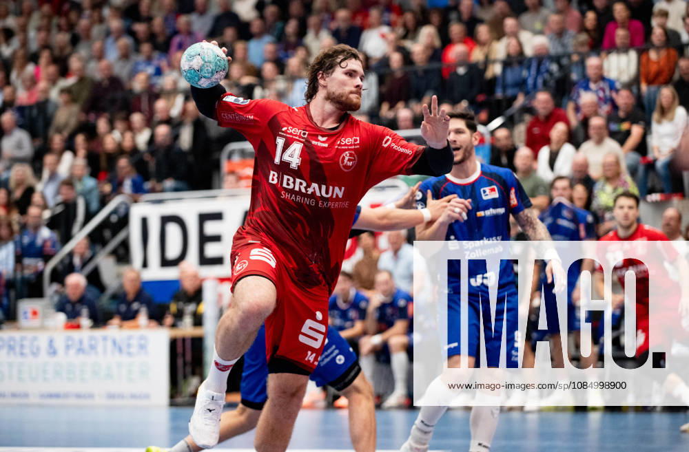 Johannes Golla of MT Melsungen 14 scores the final goal for Melsungen, HBW Balingen Weilstetten vs. MT Melsungen GER, Opel 1 Handball Bundesliga, Championship, Matchday 10, 2026–2027 Season, October 24, 2026, Eibner Press Photo: Andreas Ulmer, HBW Balingen Weilstetten vs. MT Melsungen GER, Opel 1 Handball Bundesliga, Championship, Matchday 10, 2026–2027 Season, October 24, 2026, Balingen