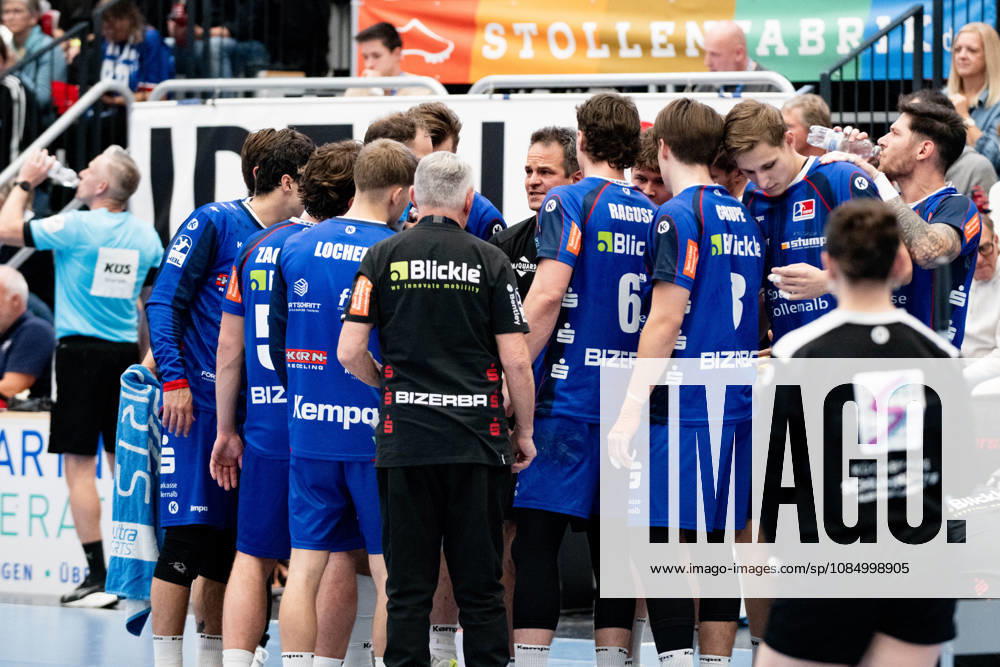 Matthias Flohr, HBW Balingen Weilstetten, coach gives it his all one last time during the final timeout, HBW Balingen Weilstetten vs. MT Melsungen GER, Opel 1 Handball Bundesliga, Championship, Matchday 10, 2026–2027 season, October 24, 2026, Eibner Press Photo: Andreas Ulmer, HBW Balingen Weilstetten vs. MT Melsungen GER, Opel 1 Handball Bundesliga, Championship, Matchday 10, 2026–2027 Season, October 24, 2026, Balingen